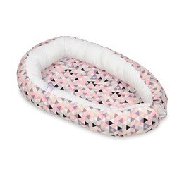 Babynest - Rosa Trianglar med Vit Insida